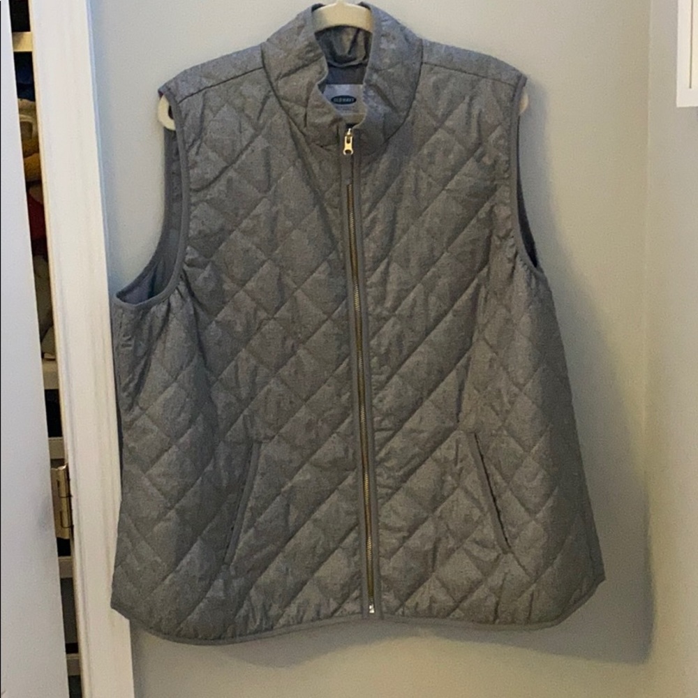 Old Navy grey vest